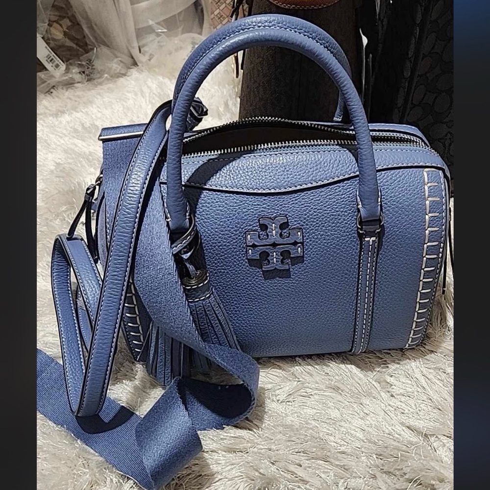 Blue Leather Handbag Tory Burch original, pretty almost new, used only once